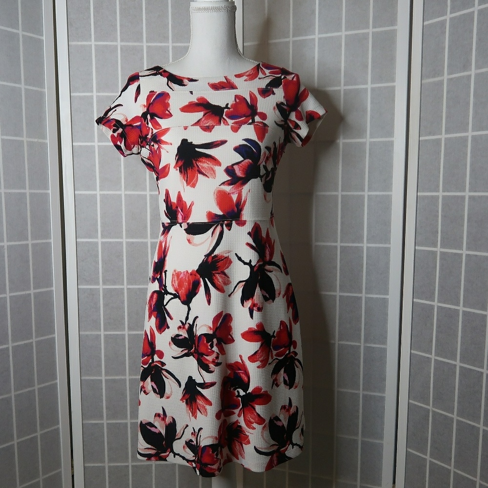NWOT [Ivanka Trump] Floral sheath dress